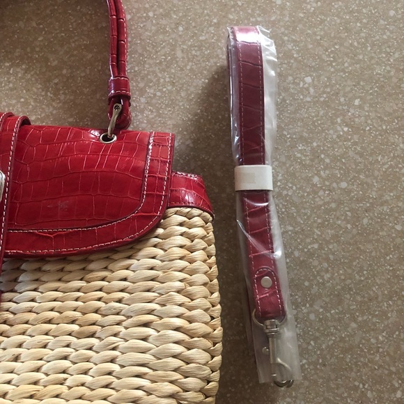 Brighton straw handbag with shoulder strap. Red leather. Excellent condition. - Picture 4 of 7